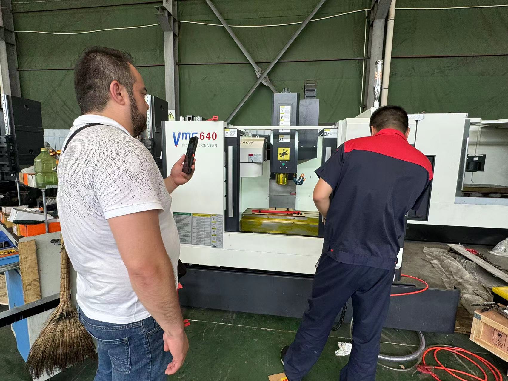 تم تجميع ثماني آلات CNC التي طلبتها العملاء المكسيكيون وسيتم شحنها إلى المكسيك قريبًا