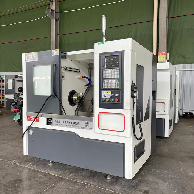 سرير مائل مخرطة CNC FCK40 يعزز التصنيع الدقيق في صناعات متعددة