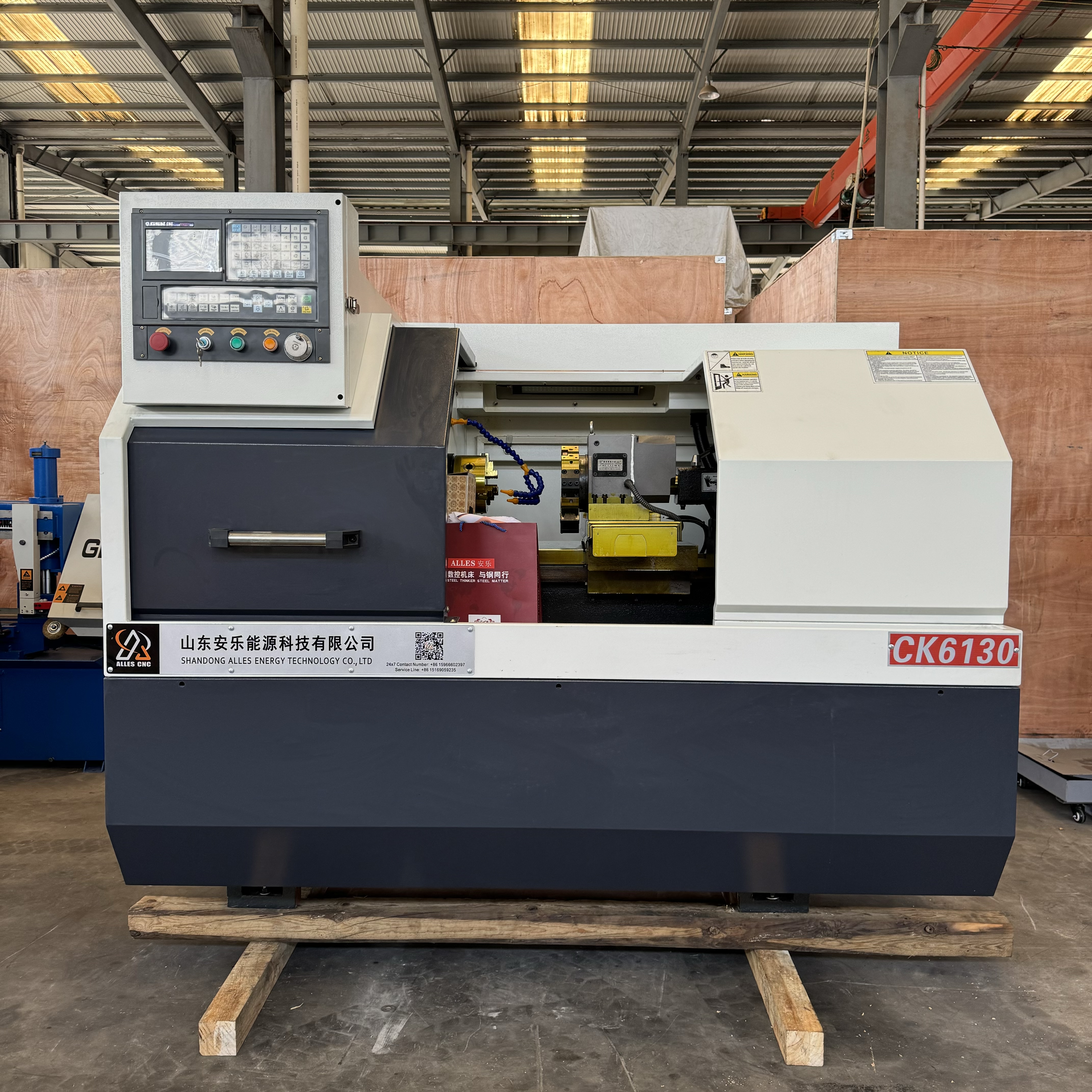 تم تعبئة وشحن مخرطة CNC ALCK6130 بنجاح إلى السوق الروسية