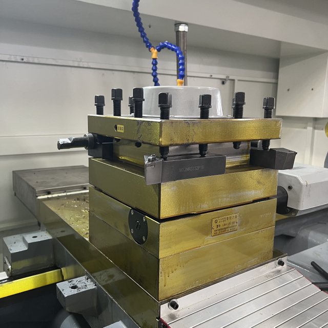 جديد أفقي CK6180 الأنابيب مراتية مخرطة CNC مع التحكم في Fanuc