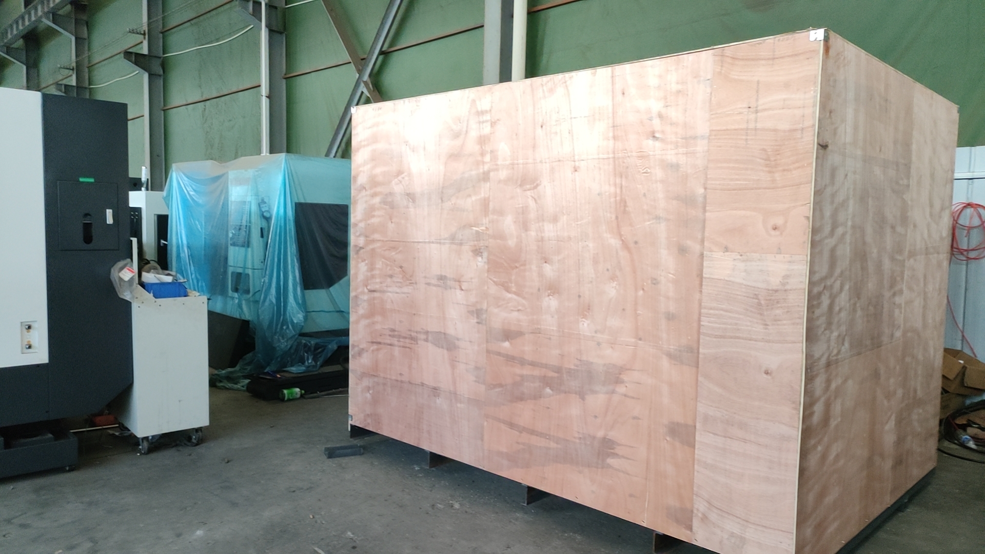 لقد تم شحن مخرطة CNC ذات السرير المائل FCK46 بنجاح إلى روسيا.