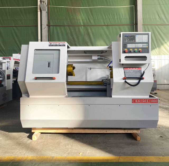 مخرطة CNC ALCK6150X1000 تستخدم في صناعة معالجة المعادن