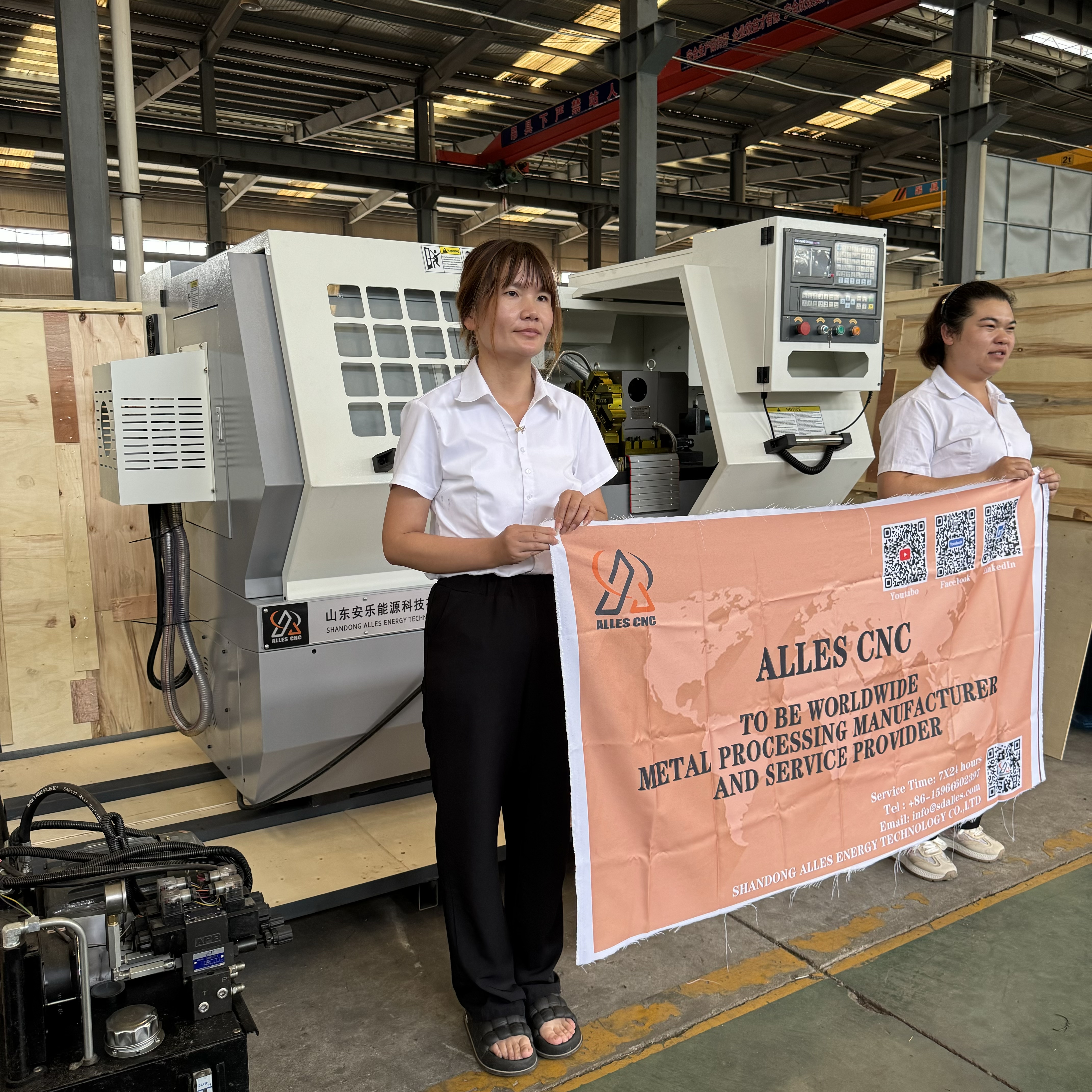 تم مؤخرًا تعبئة دفعة من مخرطات CNC عالية الأداء ALCK6130 بنجاح وشحنها رسميًا إلى روسيا.