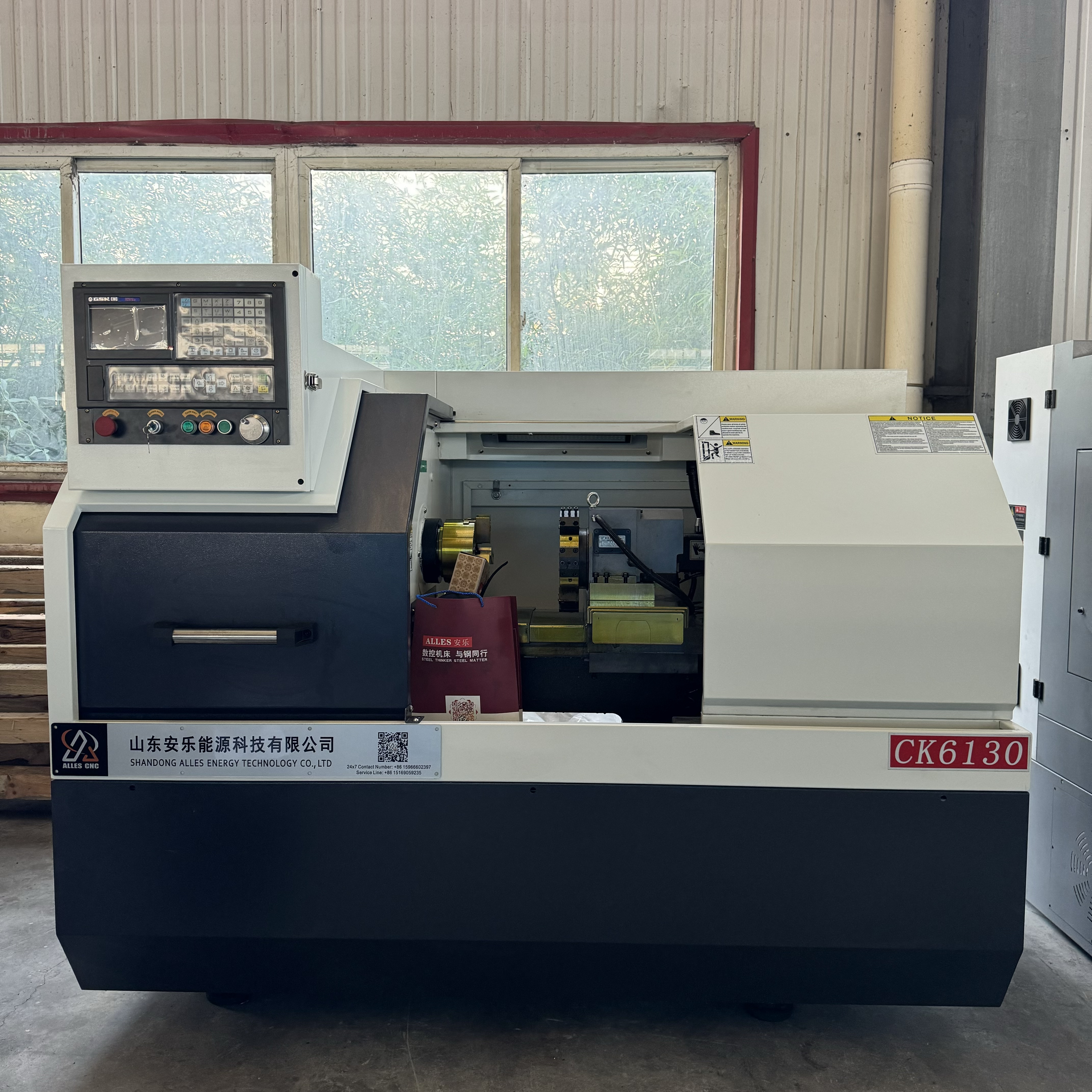 مخرطة CNC ALCK6130 تم شحنها إلى روسيا