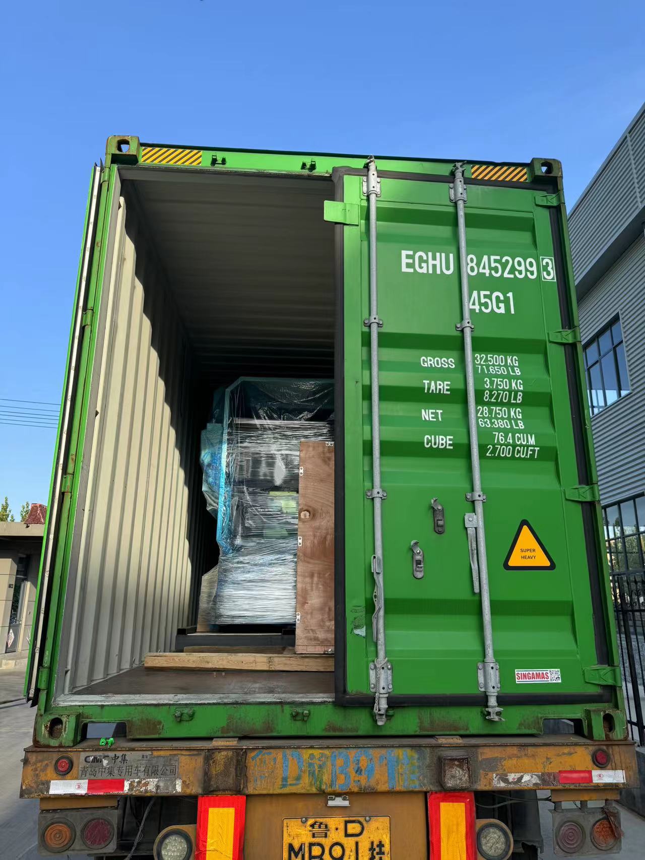 تم شحن مخرطة CNC ALCK6150X1000 إلى المكسيك