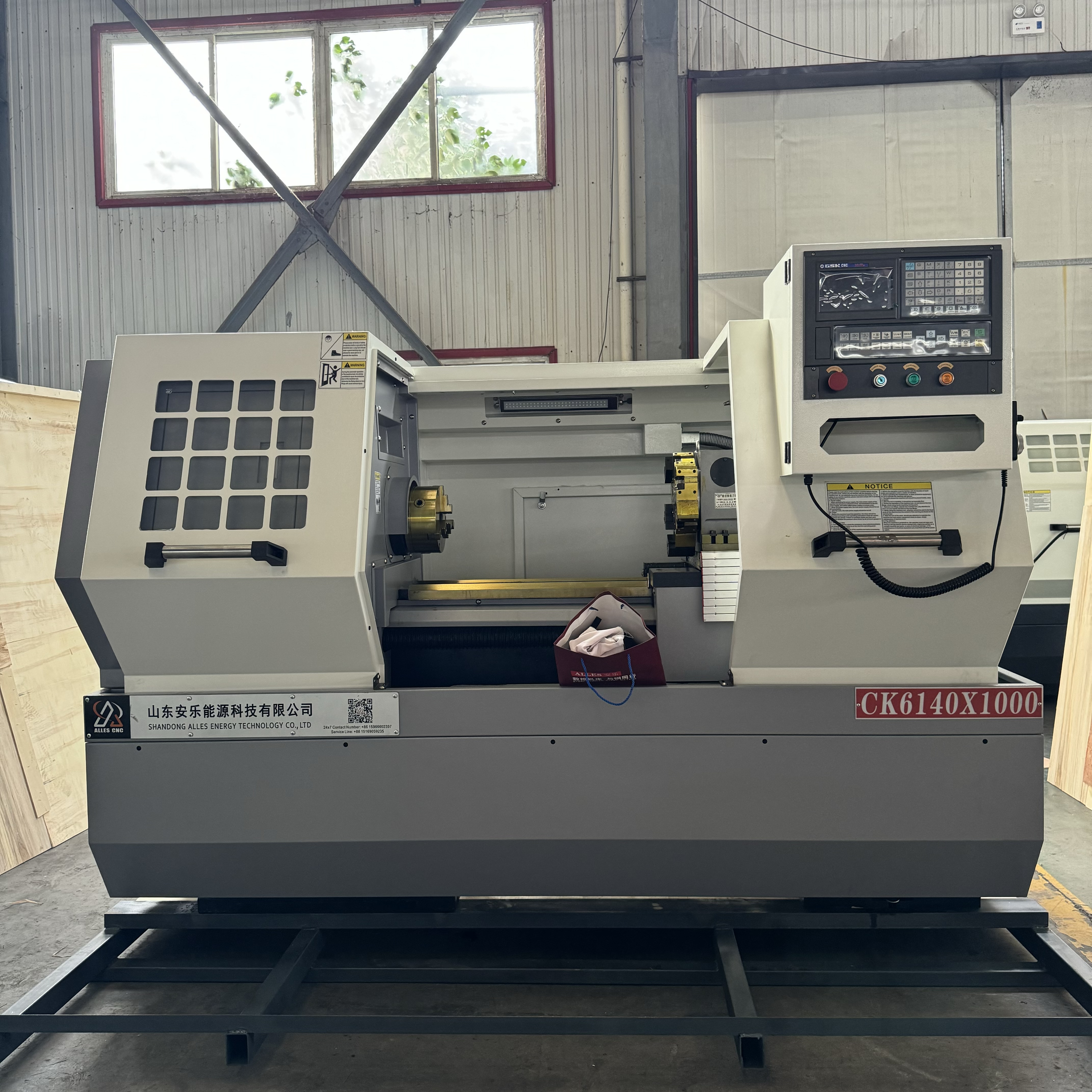 تساعد الميزات الاثنتي عشرة الرئيسية لمخرطة CNC ALCK6140X1000 في تحقيق ارتفاعات جديدة في التصنيع الدقيق