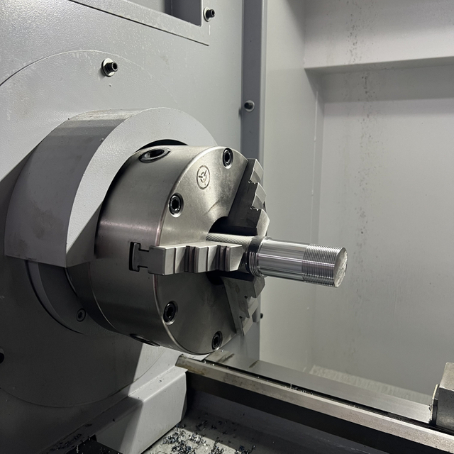 آلة مخرطة CNC ALCK6140X1000 لخراطة المعادن